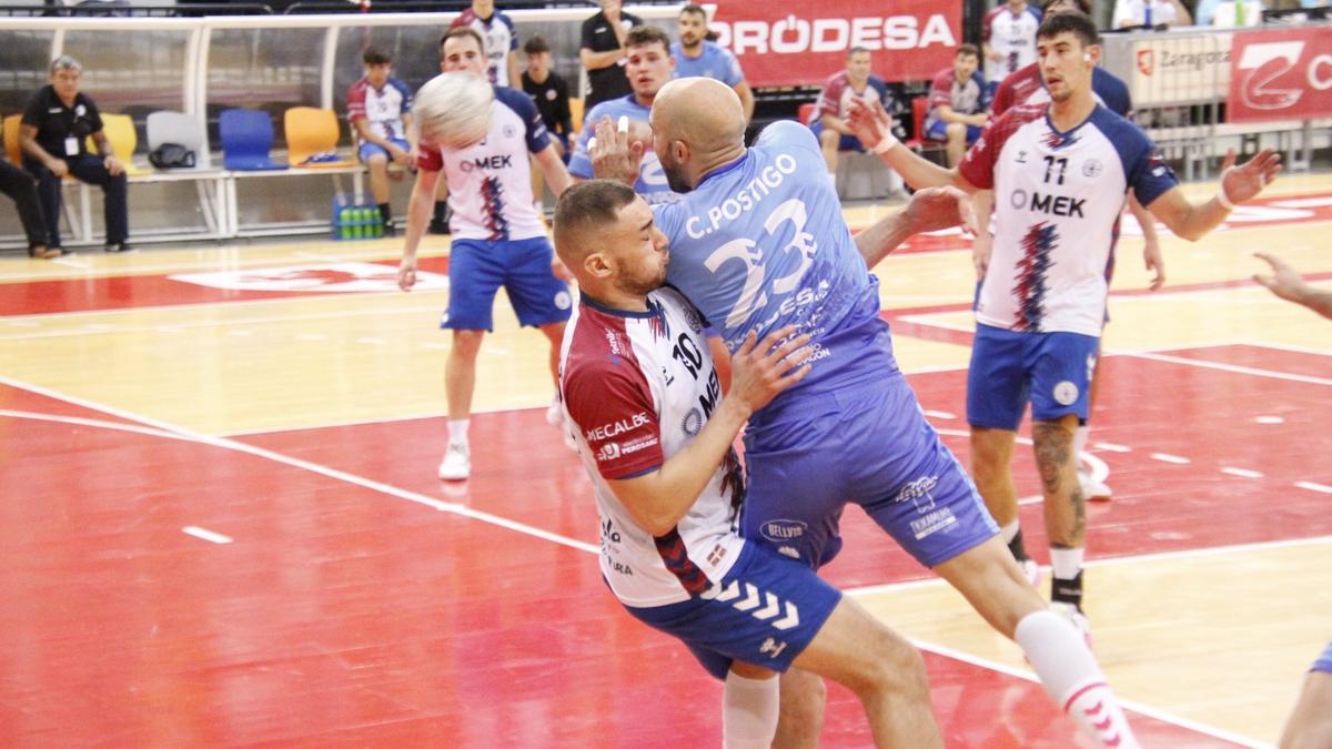 Cristian Postigo, en una acción del primer partido de Liga.