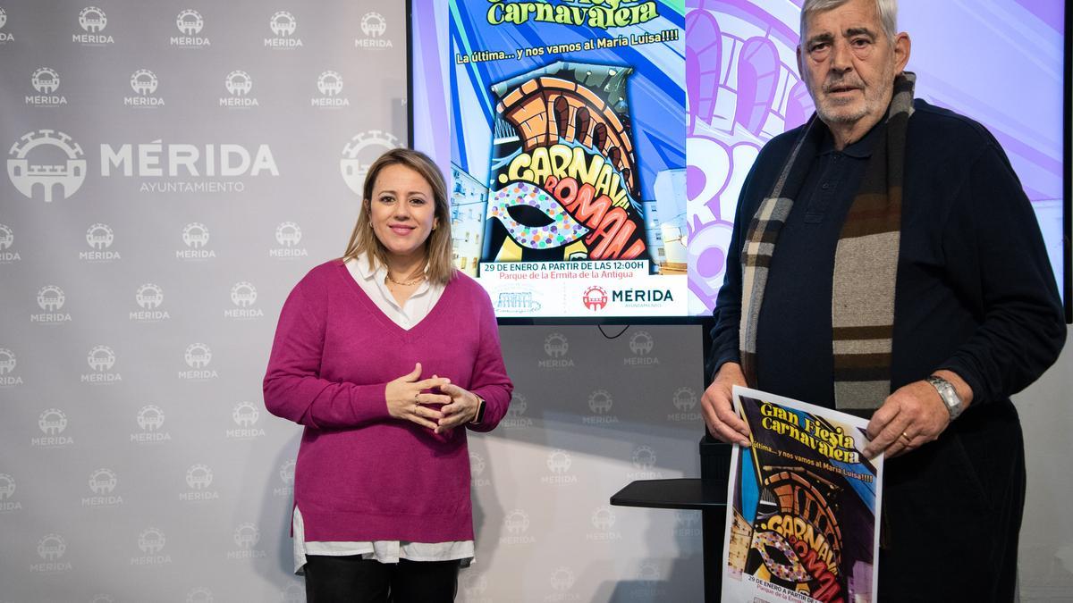 Ana Aragoneses y Luis Valiente en la presentación de la fiesta carnavalera de La Antigua.