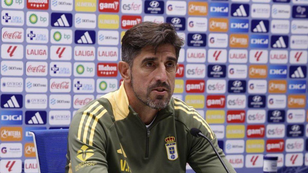 Veljko Paunovic, en su etapa como entrenador del Real Oviedo. | LUISMA MURIAS