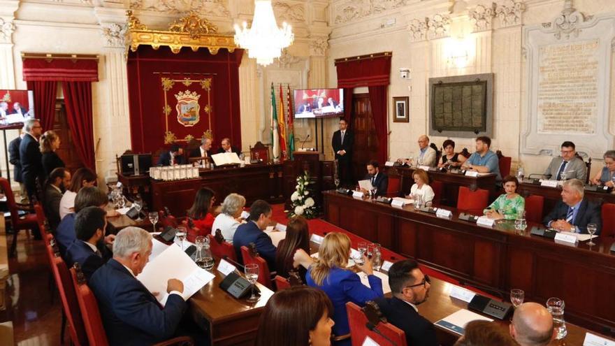 El pleno municipal durante la investidura de la nueva corporación del Ayuntamiento de Málaga.