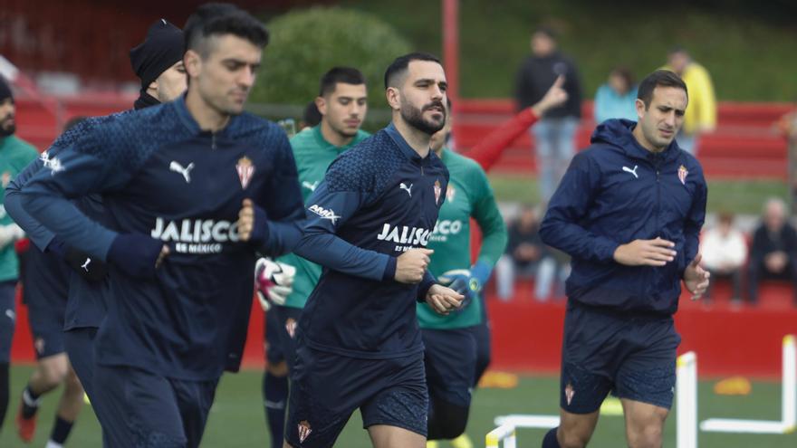 Por la izquierda, Pascanu, Insua y Cali, este martes, en Mareo.