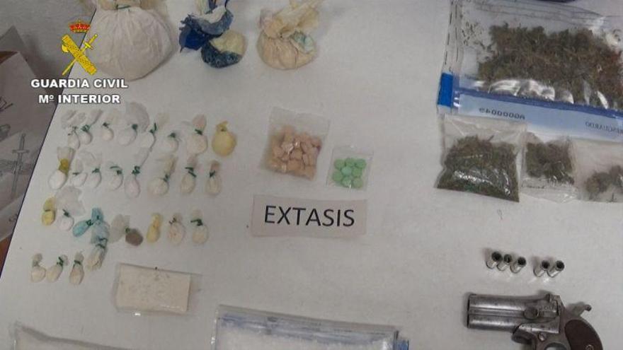 La Guardia Civil detiene a un hombre y desarticula un punto de venta de droga en Barbastro