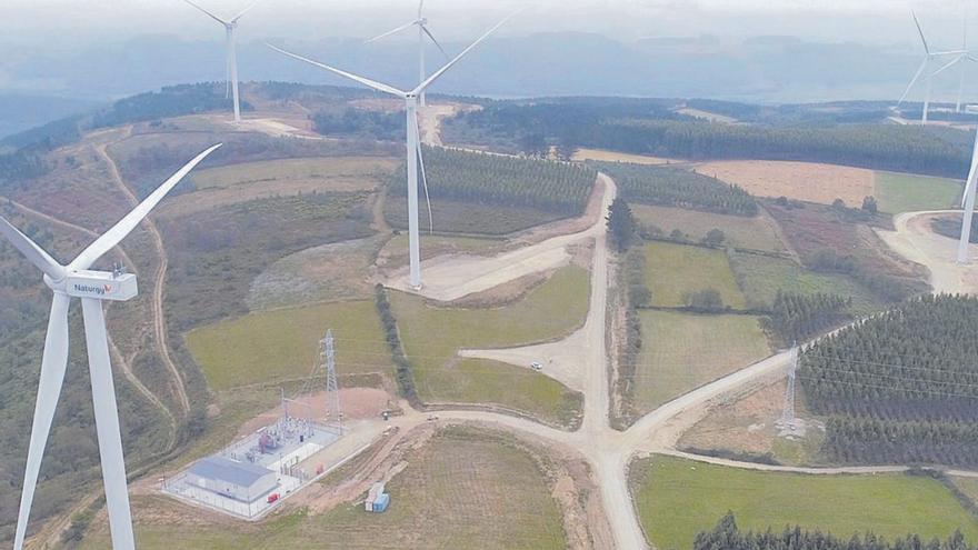 Un parque eólico de Naturgy en Galicia. / FDV