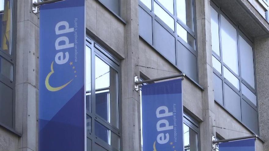 La Policia escorcolla les oficines del Partit Popular Europeu a Brussel·les