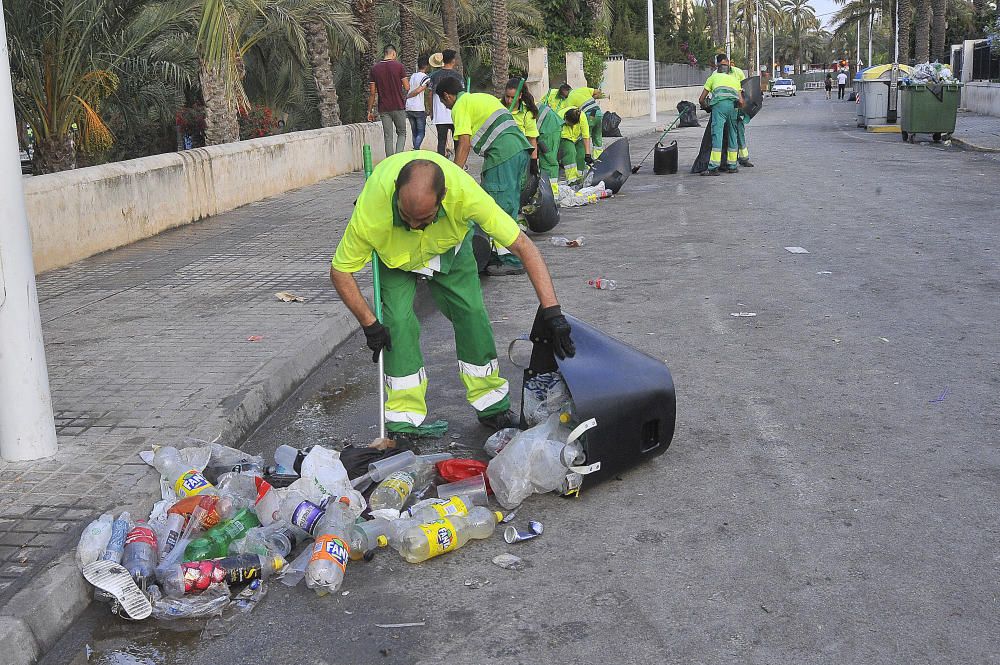 La ciudad inicia su lavado de cara después de las fiestas con el objetivo de recuperar la normalidad a la mayor brevedad posible