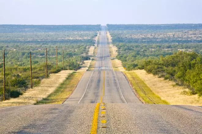 La carretera recta más larga de España tiene 23 kilómetros y ninguna curva
