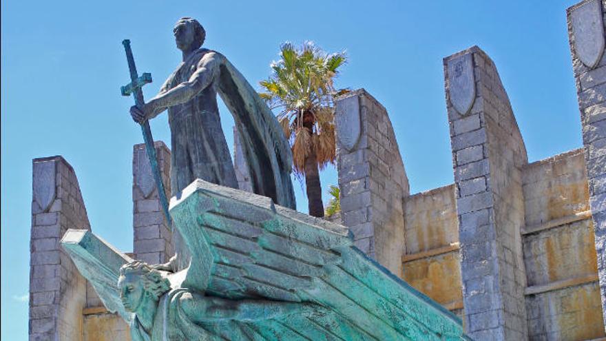 Monumento a Franco de la avenida de Anaga.