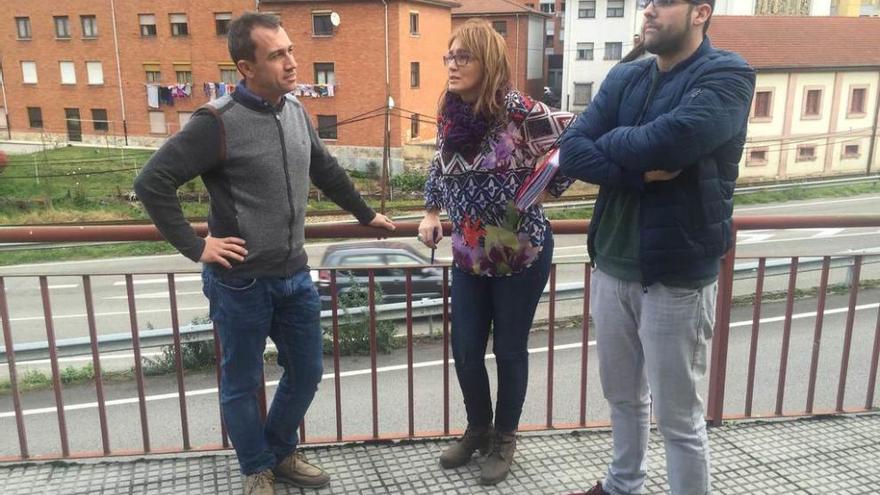 Ovidio Zapico, a la izquierda, junto a Marián Iglesias y Pablo Pérez, en Caborana.