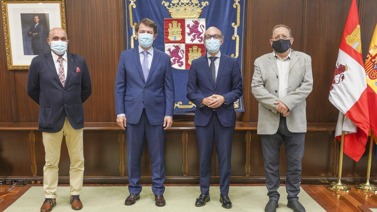 Reunión entre Alfonso Fernández Mañueco y la patronal de la hostelería.