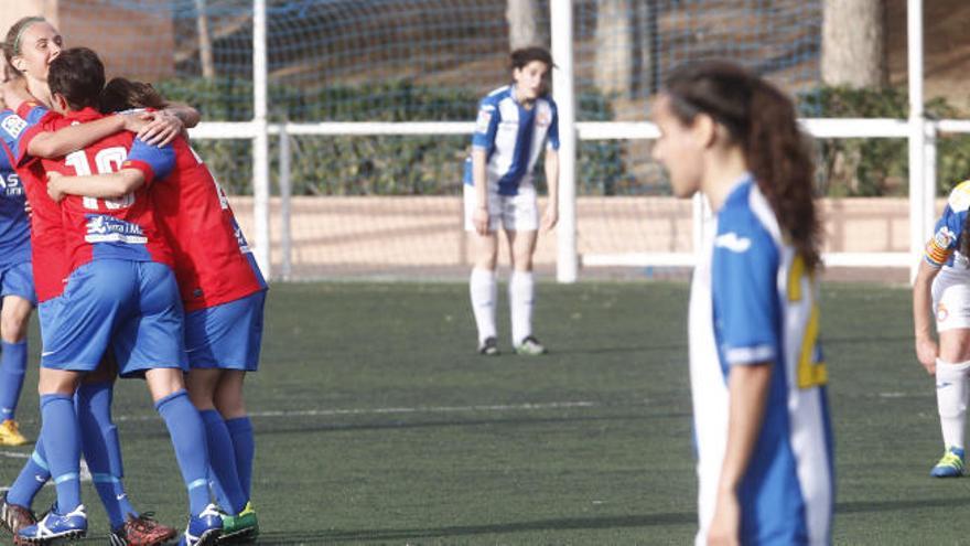 La celebración del golazo de Alba Merino