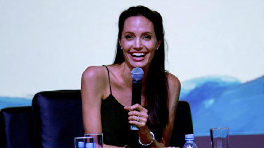 Angelina Jolie durante un coloquio para jóvenes cineastas.