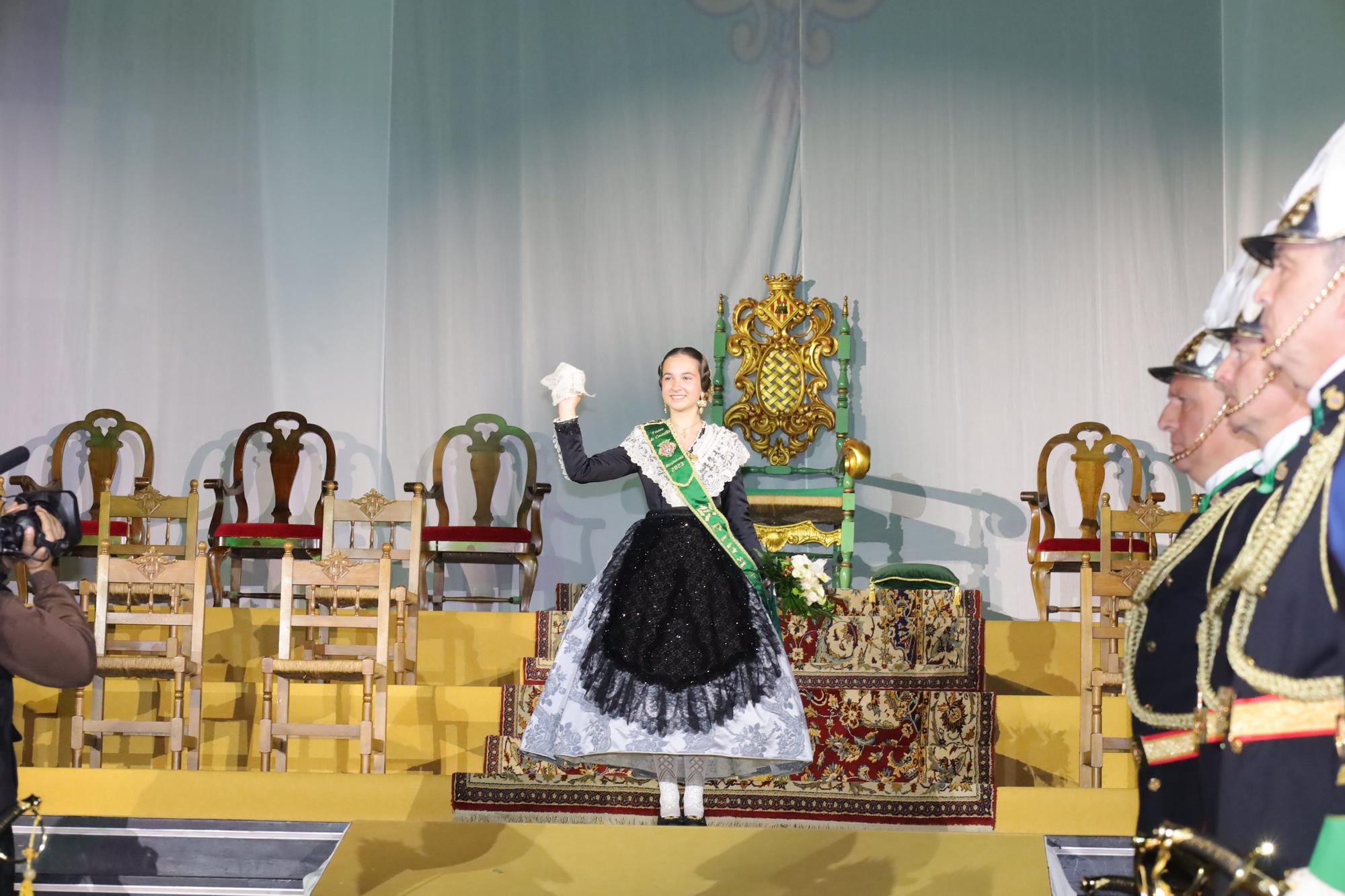 Galania a la reina infantil de las fiestas de la Magdalena