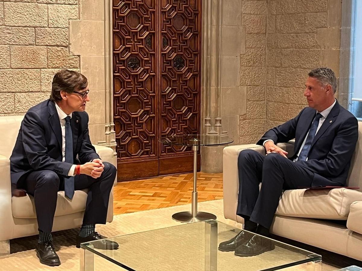 Reunión entre el president de la Generalitat, Salvador Illa, y el alcalde de Badalona, Xavier Garcia Albiol