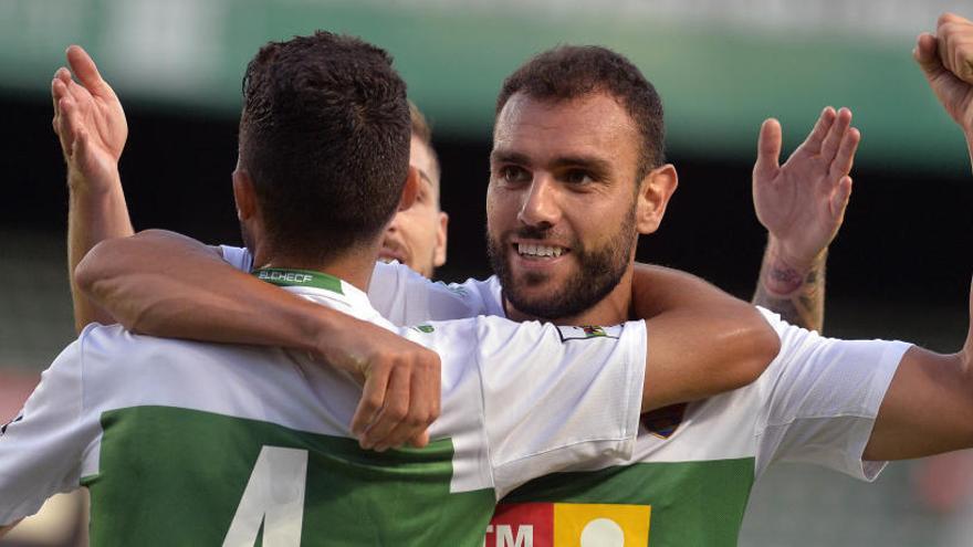 El central Gonzalo Verdú celebra el gol que le hizo el domingo al Peralada