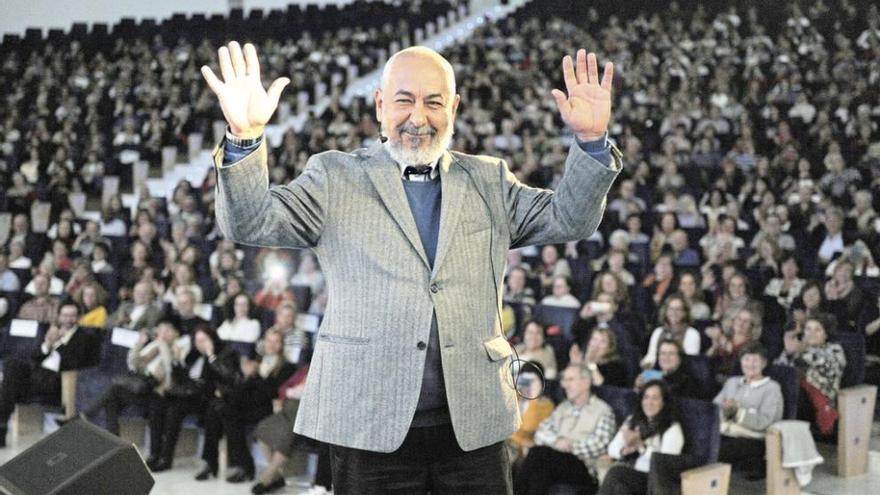 El escritor cubano Leonardo Padura, ayer en Oviedo. / Nacho Orejas