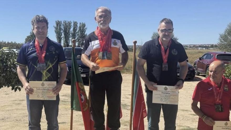 De Villena al podio nacional: Bernabé Carrascosa y su puntería de oro