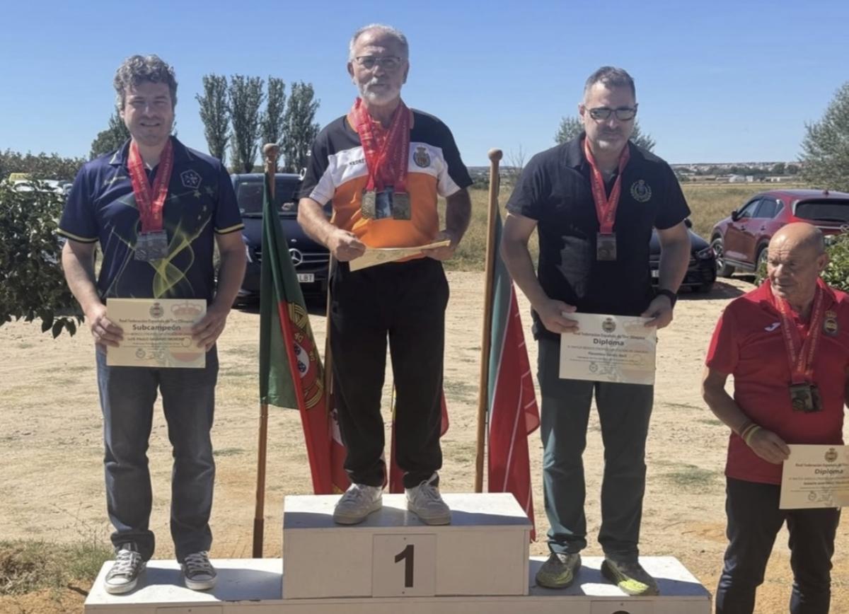 Bernabé Carrascosa en lo alto del podio