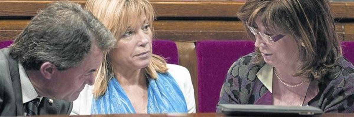 Artur Mas, Joana Ortegai Irene Rigau, al Parlament.