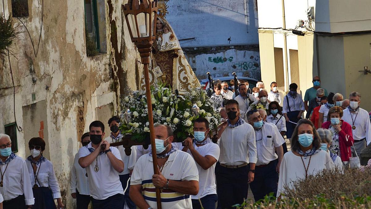 La Virgen del Carmen, de procesión por Tapia.