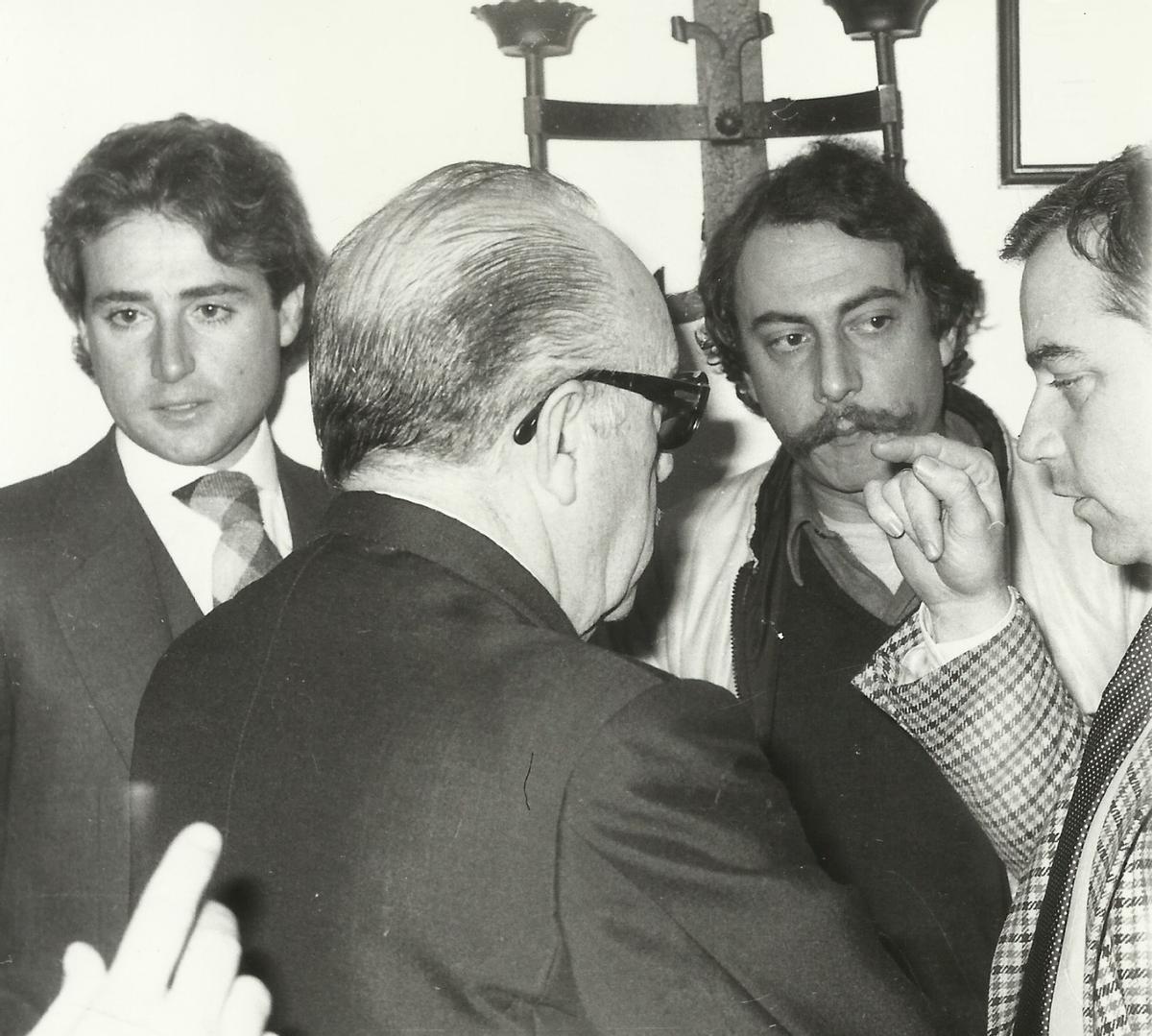 Matías Prats y su hijo en la visita que hicieron a Escudería Mezquita junto a Pedro Pires y Vidal Castro.