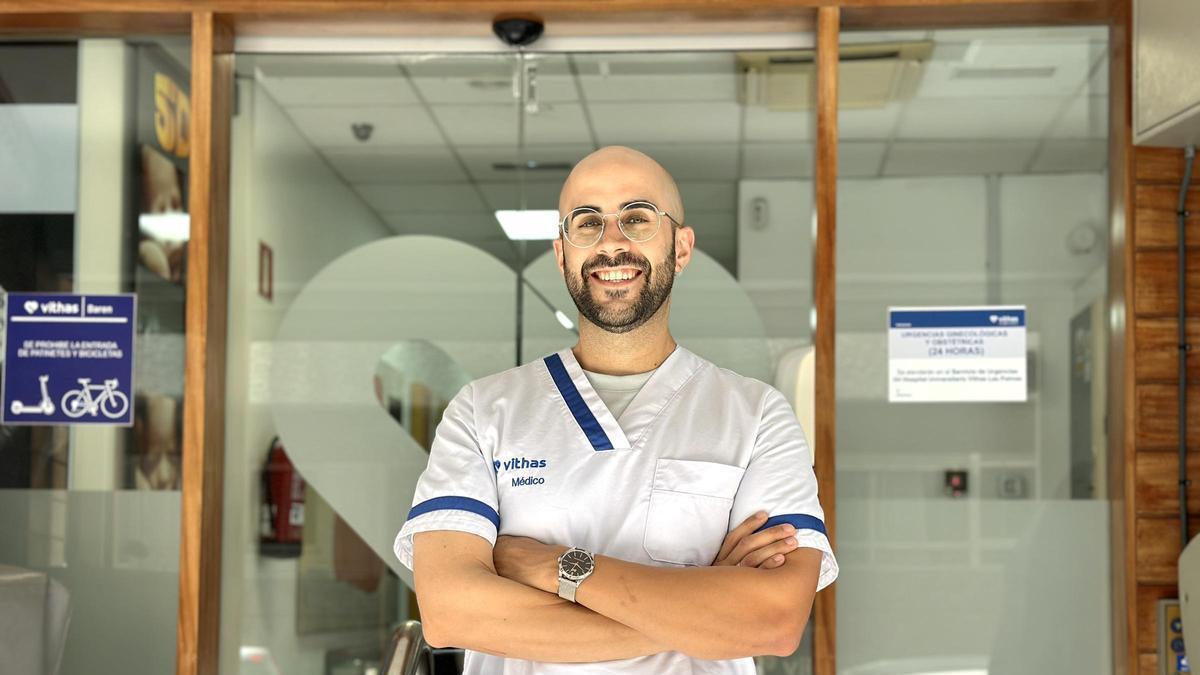 Dr. Salvador del Rosario, especialista en ginecología y obstetricia