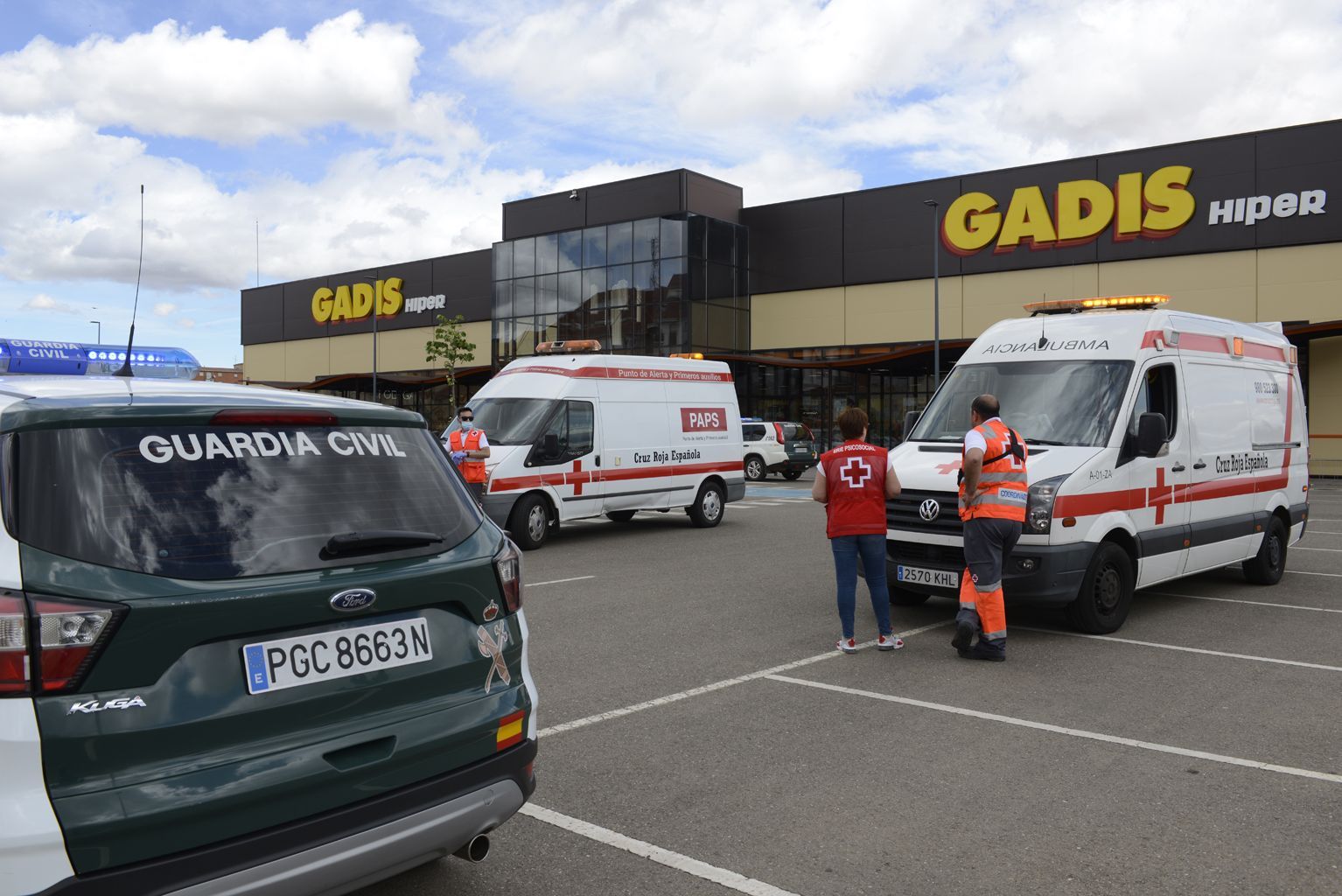 Así actuaría la Guardia Civil en caso un ataque terrorista a un supermercado en Benavente