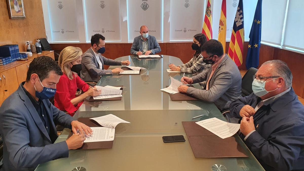 Firma del convenio, hoy, entre el Consell de Ibiza y los ayuntamientos