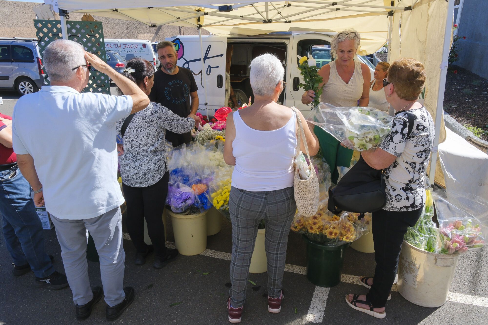 Día de los difuntos en el cementerio de La Atalaya de Guía
