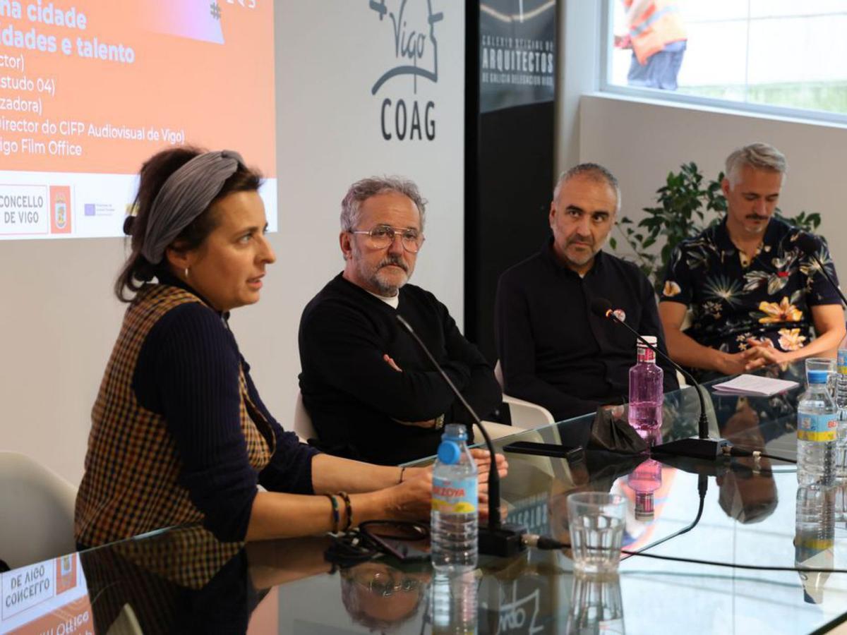 Desde la izq., López, Durán, Hortas y Fernández, en la mesa sobre las posibilidades  de Vigo como  plató.  | ALBA VILLAR