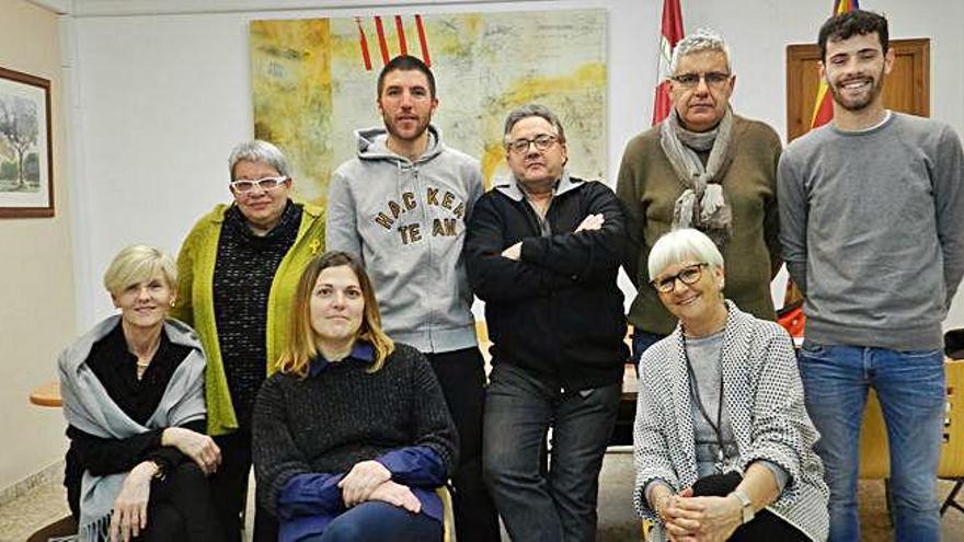 Part dels membres que integren la llista de Junts per Catalunya a Calders