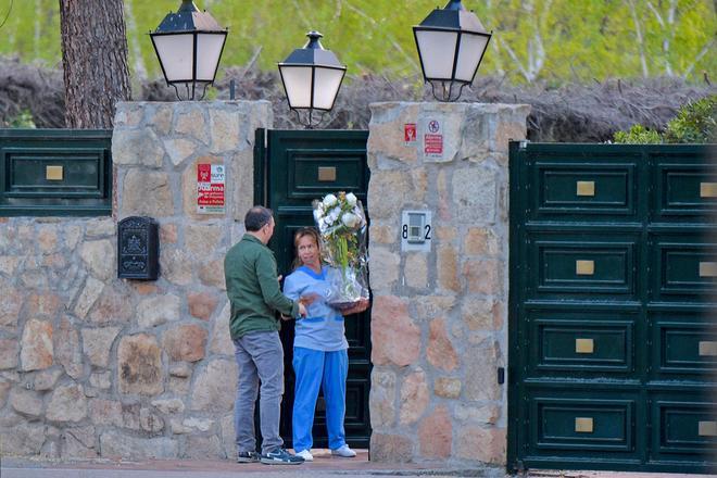 Un ramo de flores llega a casa de Paula Echevarría