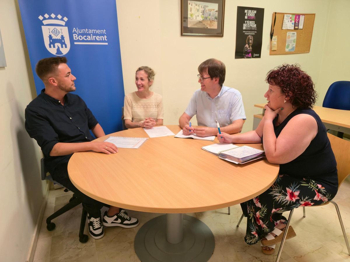 Reunión de la comisión organizadora de la Fira de Comerç 2025 de Bocairent.