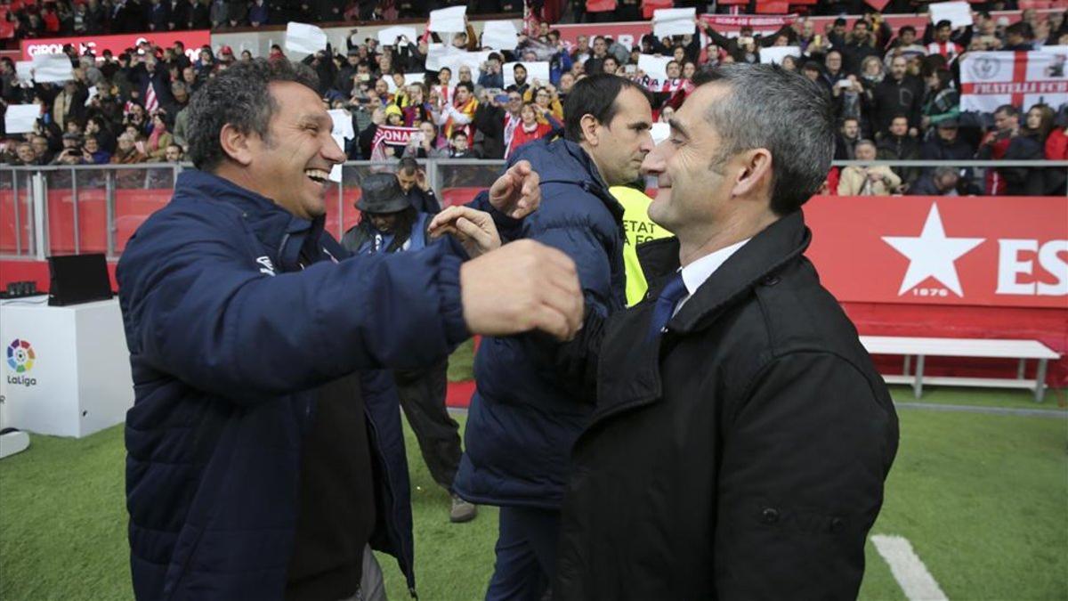 Valverde saluda a Eusbio antes del partido en Girona