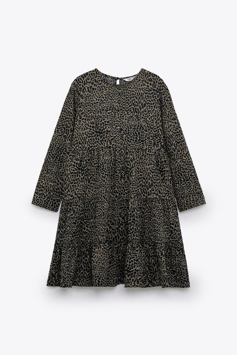 Vestido corto estampado, de Zara (29,95 euros)