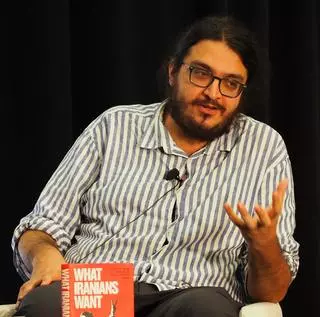 Arash Azizi, historiador: "El régimen iraní ha aprendido que para mantenerse en el poder todo lo que tiene que hacer es matar a suficientes personas"