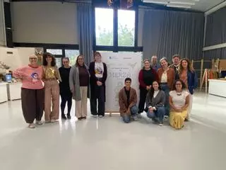 Diez talleres de toda Galicia participan en una nueva feria de artesanía en Merza