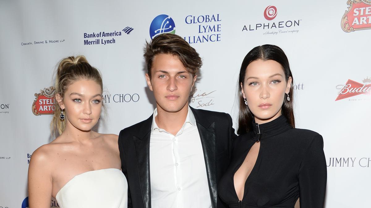 Gigi, Bella y Anwar Hadid en la gala inaugural del Global Lyme Alliance