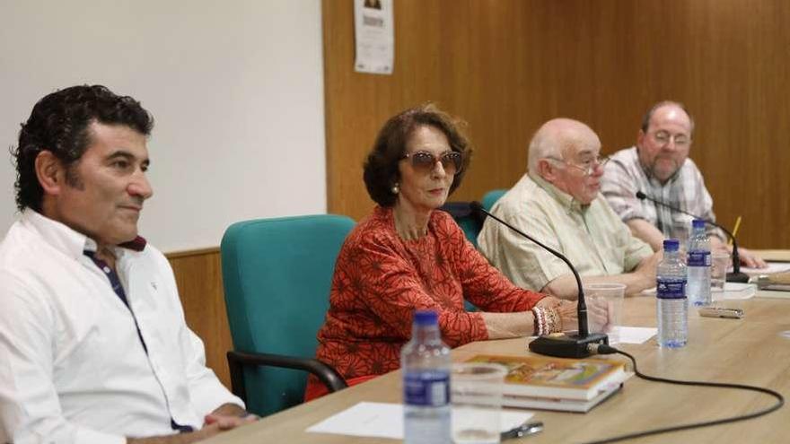 De izquieda a derecha, Aquilino Tuya, Cuca Alonso, Fernando Fueyo y Luis Miguel Piñera.