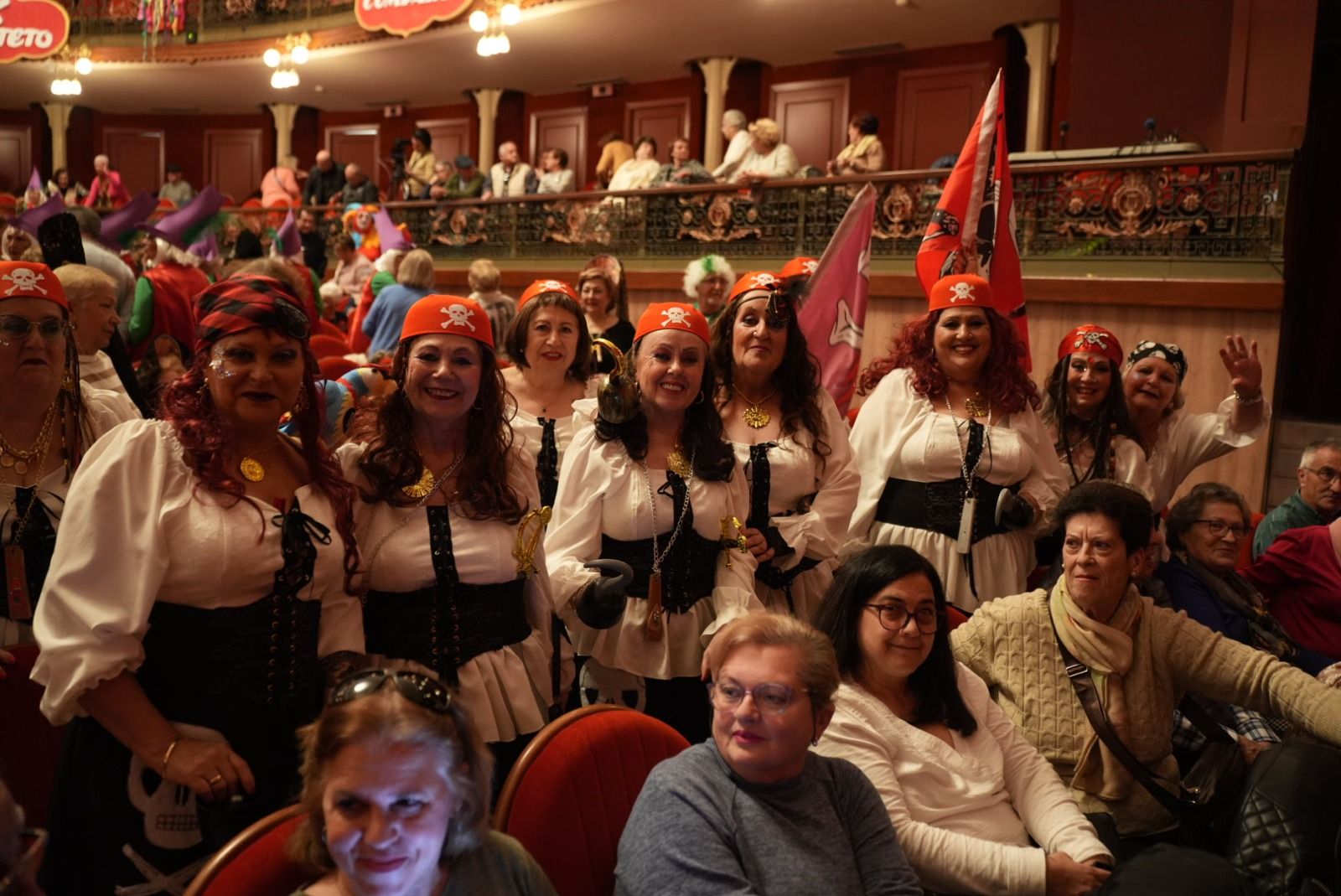 El Gran Teatro alberga la fiesta del Carnaval de Mayores