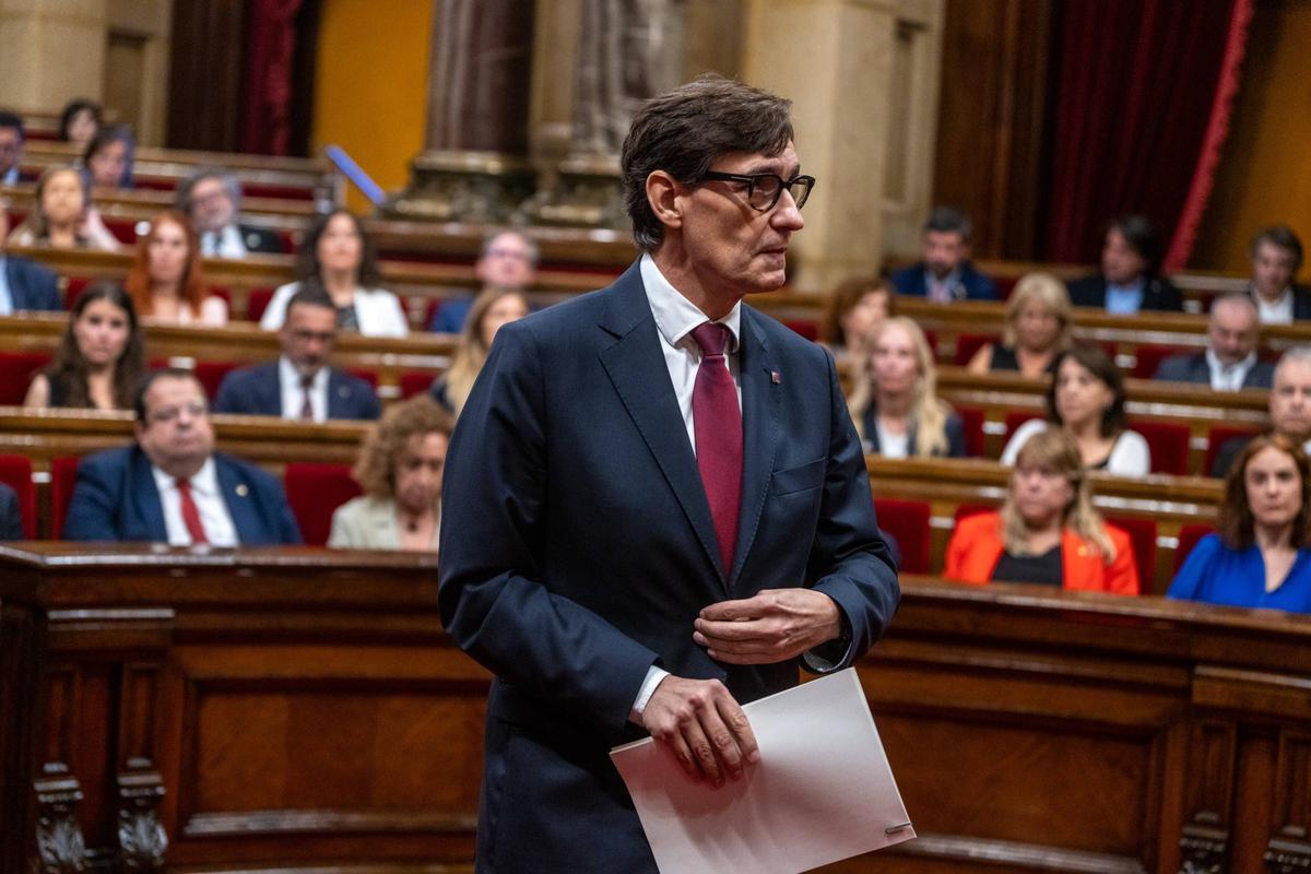 Pleno en el Parlament para la investidura de Salvador Illa