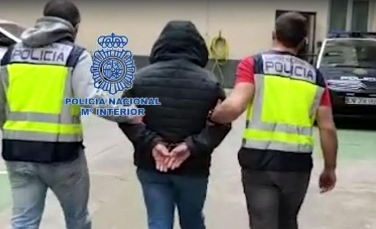 La Policía Nacional detiene un agresor sexual de menores que predicaba y difundía curaciones milagrosas en vídeos de TikTok