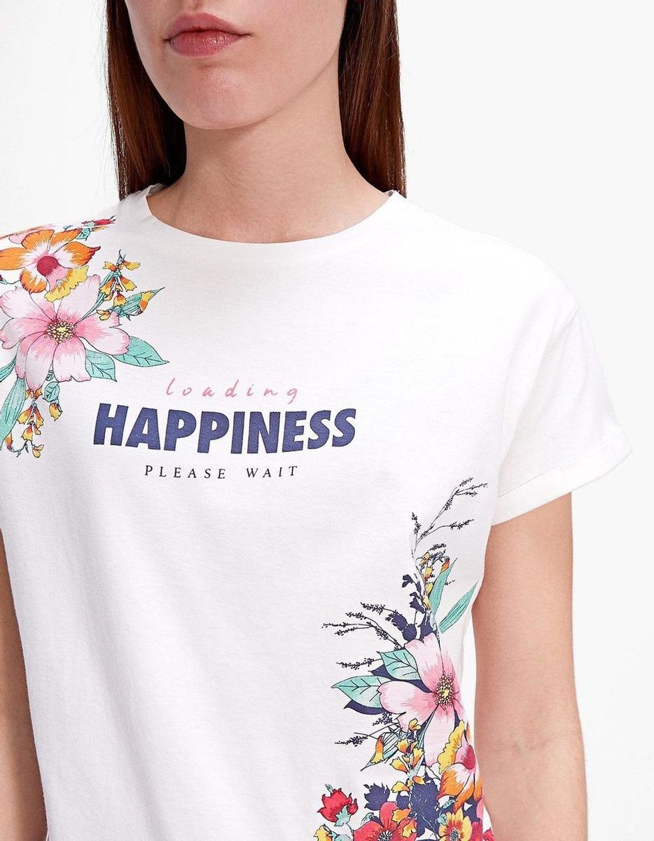 Camiseta 'LOADING HAPINESS' de Stradivarius