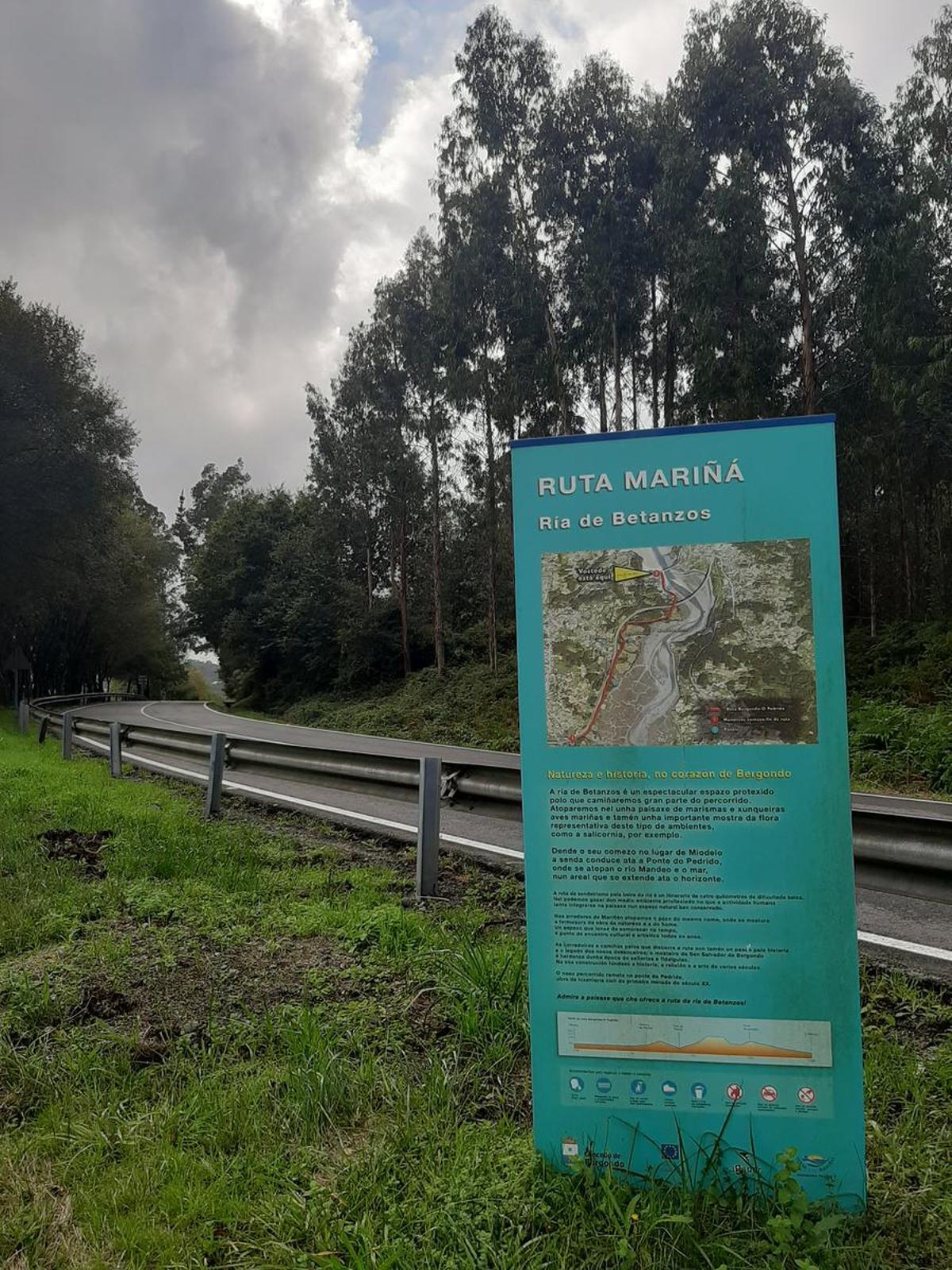 Cartel del itinerario das Mariñas o Mariñán.