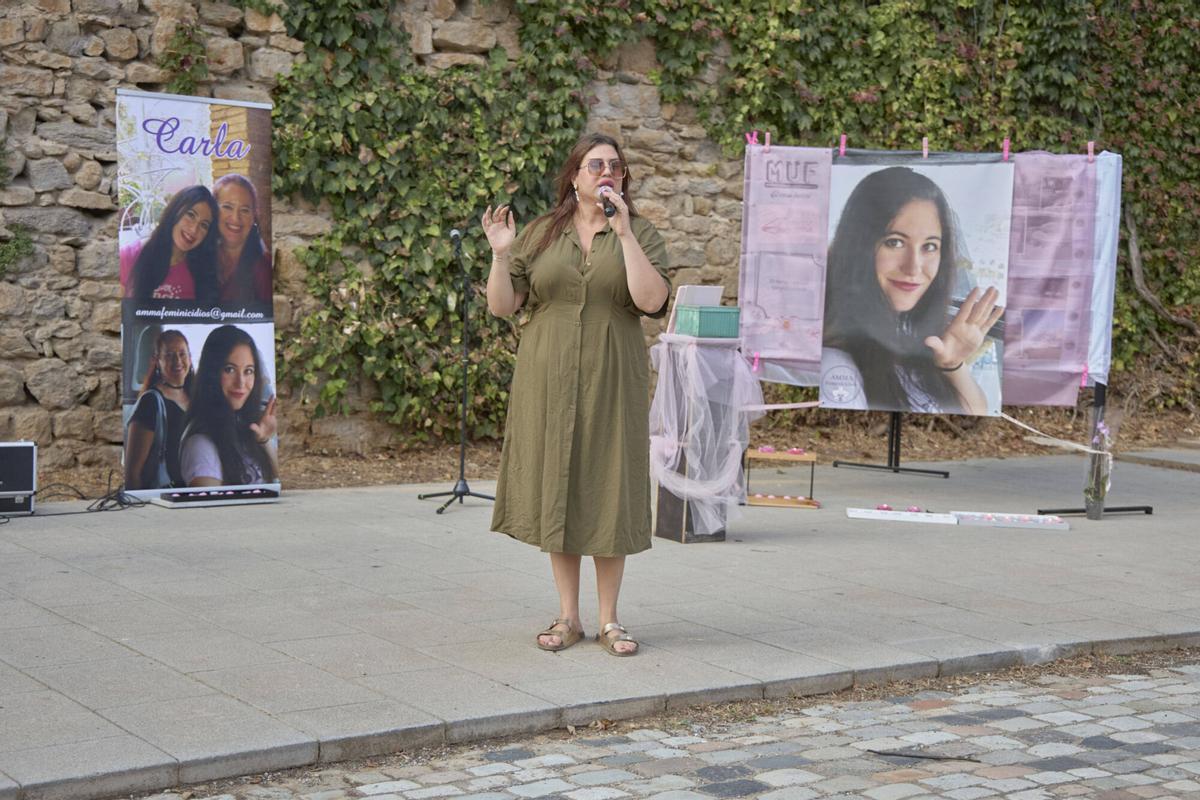 Les imatges de l'homenatge a la Carla Fernández Gutiérrez en el tercer aniversari del seu feminicidi