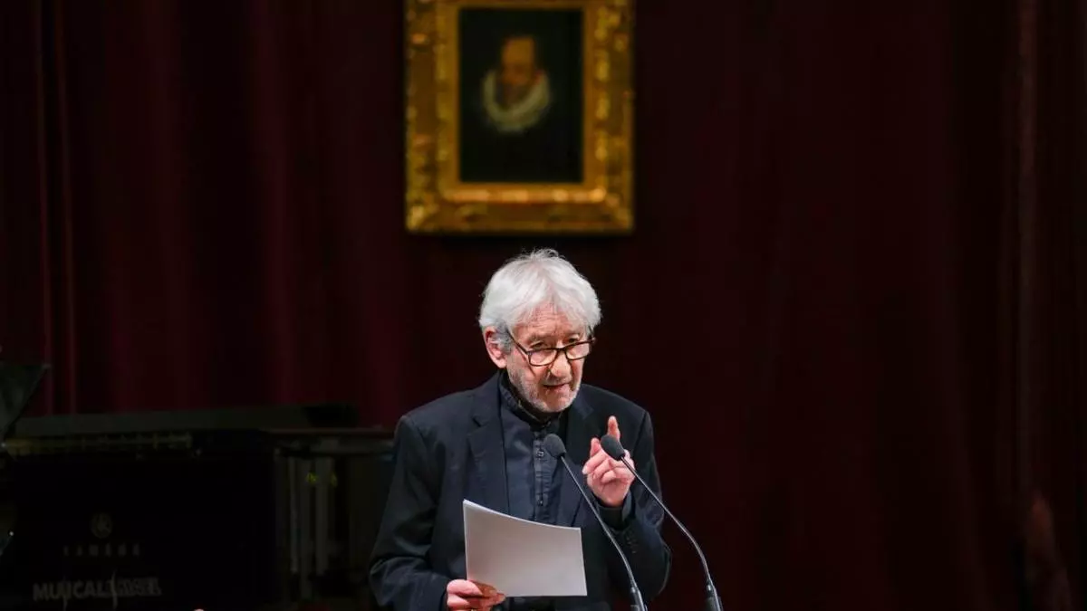 Serrat, Sacristán y Mayorga ponen voz al emocionante homenaje de la RAE a Antonio Machado