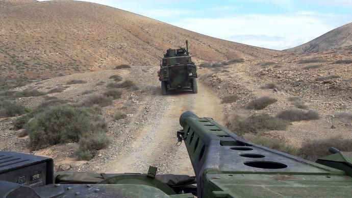 Ejercicios de adiestramiento terrestre en los campos militares de La Isleta y Pájara