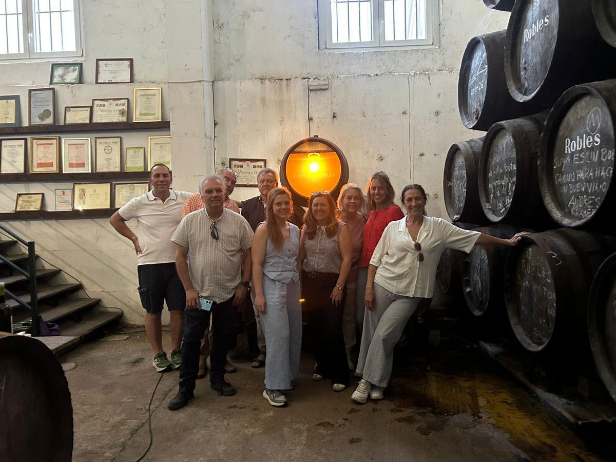 Un momento de la visita a Bodegas Robles.