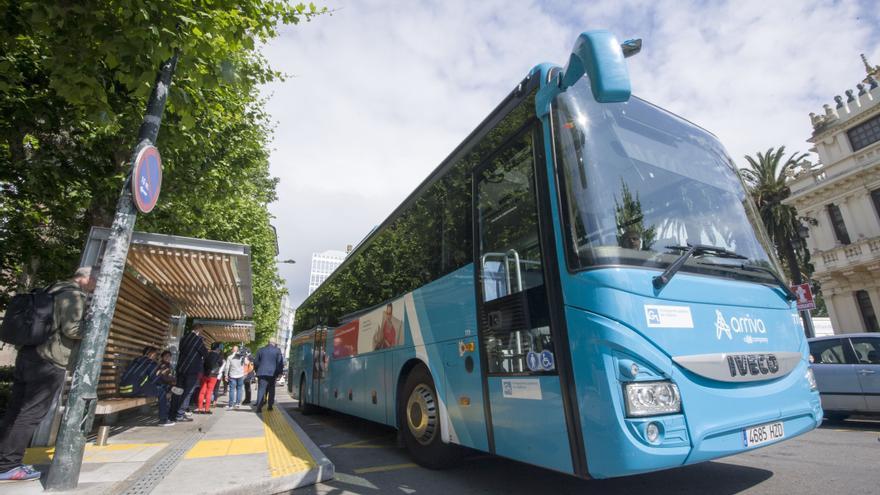 El número de viajeros en autobús urbano crece un 19,2% en 2022 en Galicia
