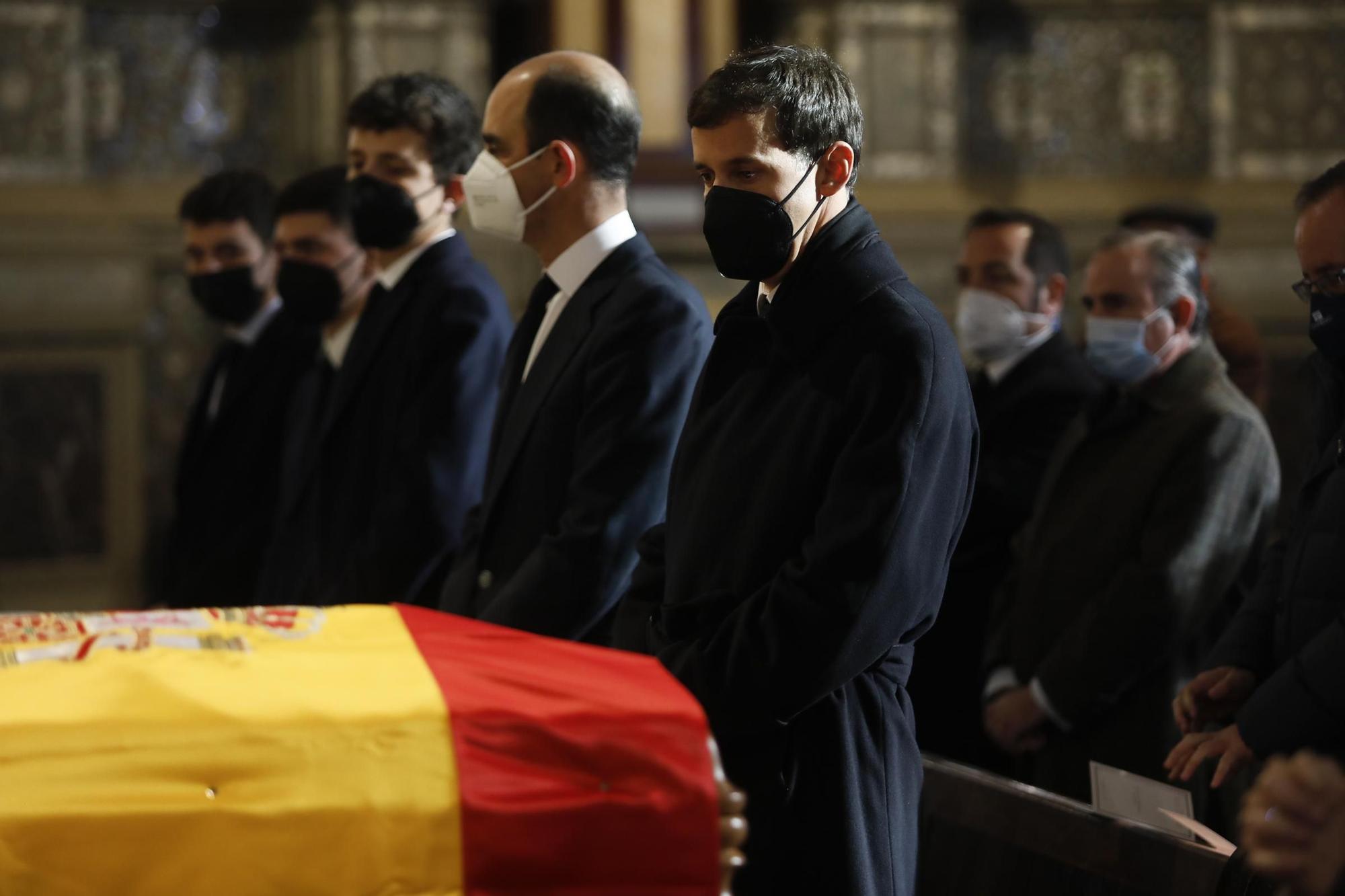 Oviedo despide al banquero Ignacio Herrero Álvarez en un emotivo funeral