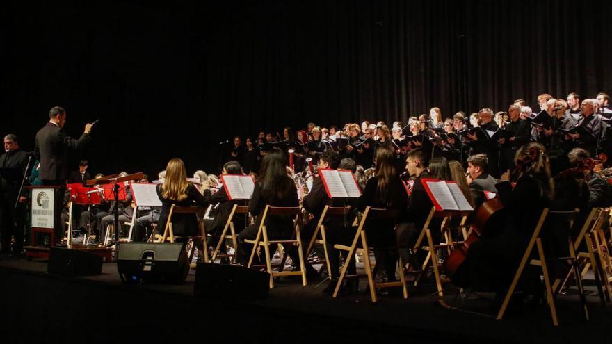 Una reciente actuación de la Banda de Música de Meaño, en el Auditorio de O Grove.  | // IÑAKI ABELLA
